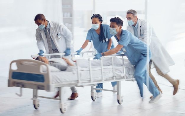 Emergency & Critical Care (आपातकालीन एवं क्रिटिकल केयर)